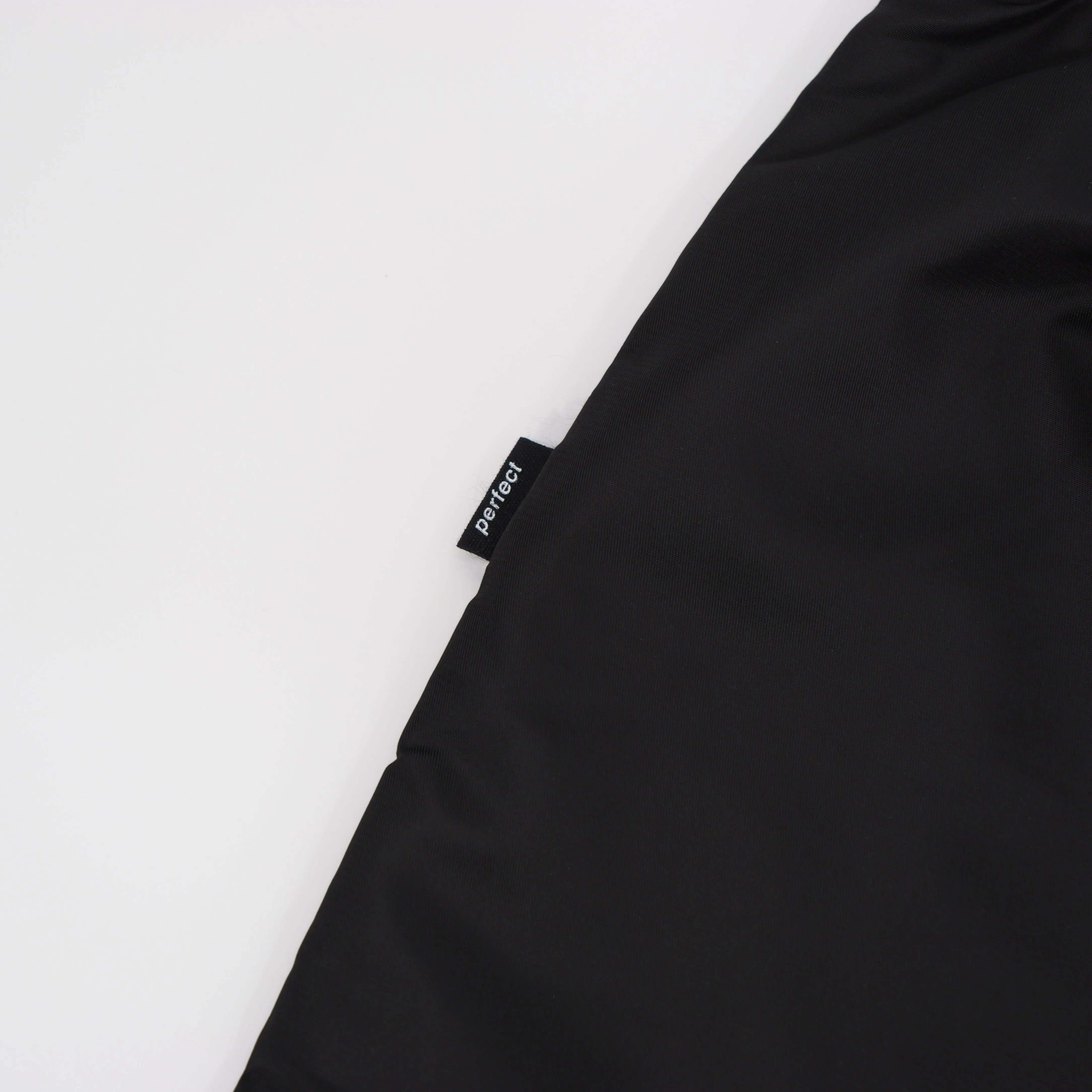 RUNNER SHORTS BLACK