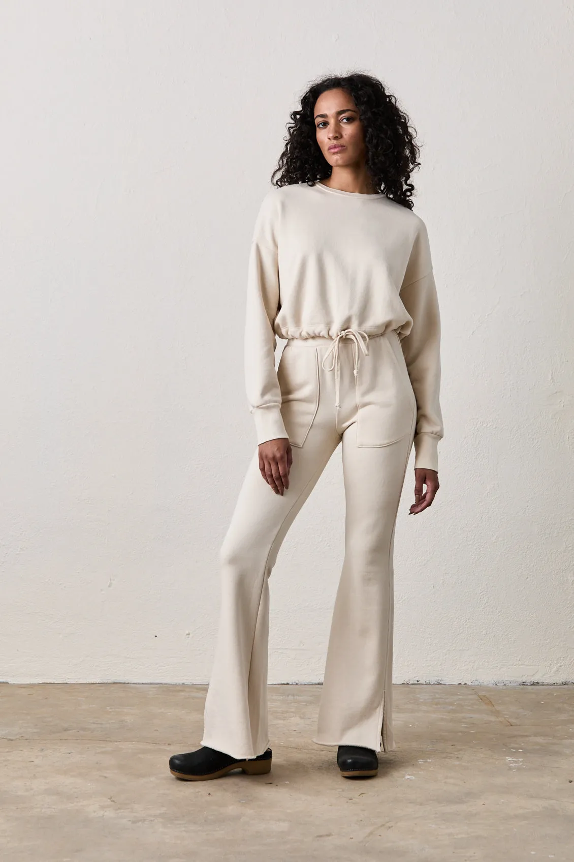 RUSTY SIDE SLIT FLAIR PANTS / PARCHMENT